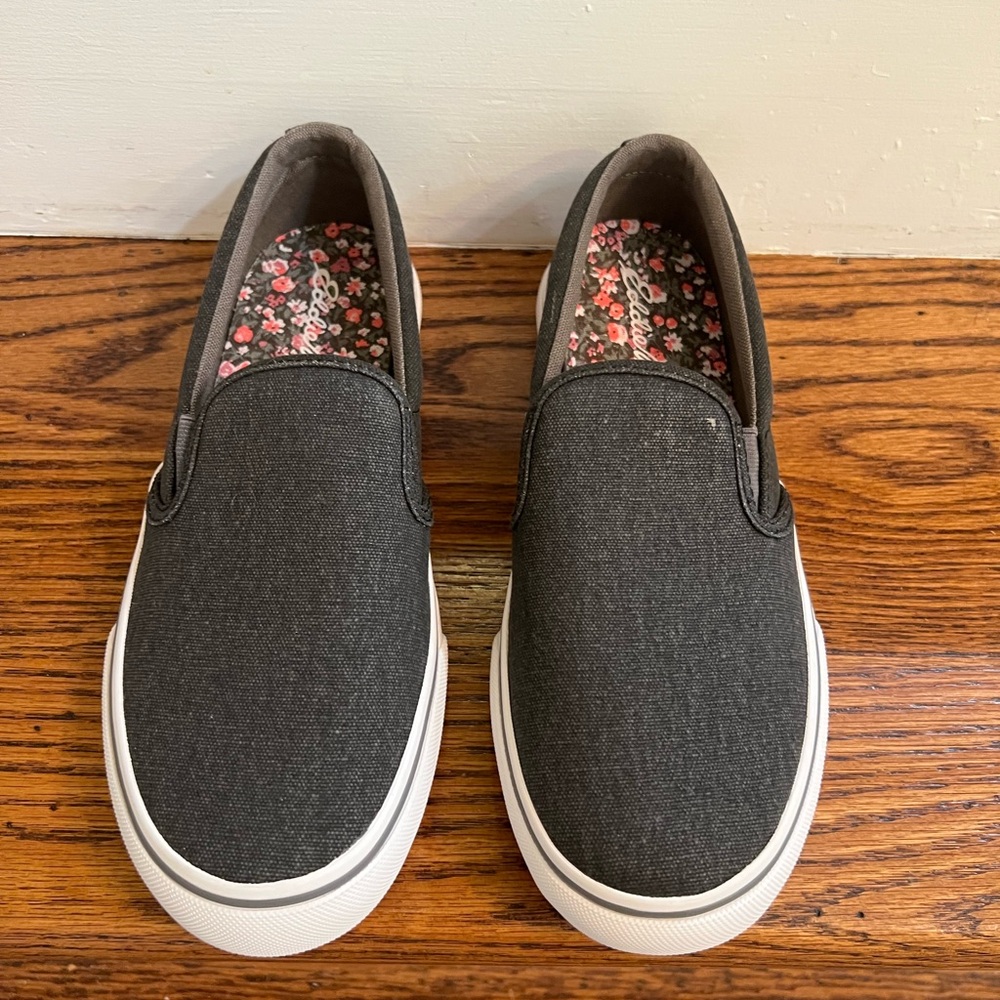 NWT Women's Eddie Bauer slip on sneakers - 7.5